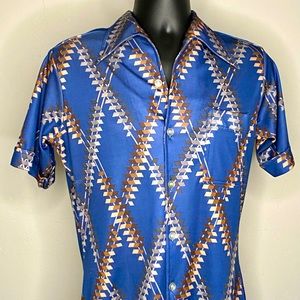 Retro mens medium polyester button up short sleeve.